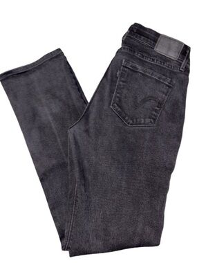 Levi’s 525 “Perfect Waist Straight” Jean”